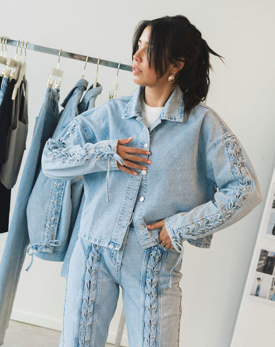 LACE UP JACKET LICHTBLAUW