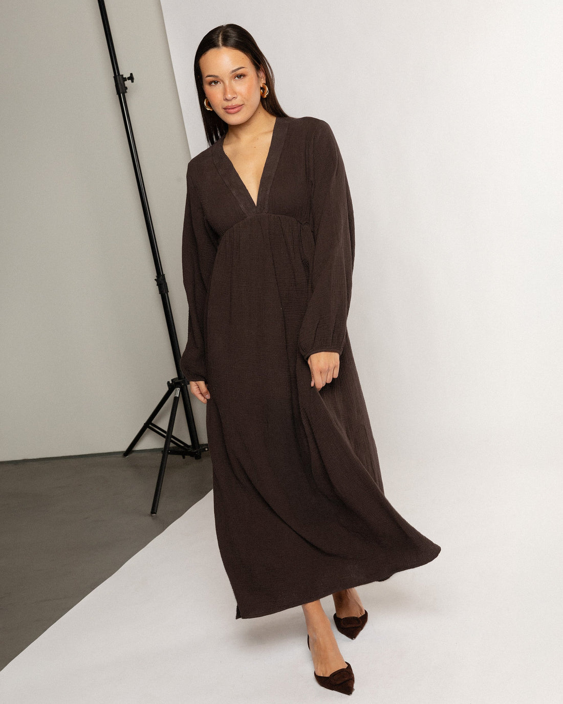 MOUSSELINE FLOWER TAPE MAXI DRESS BRUIN