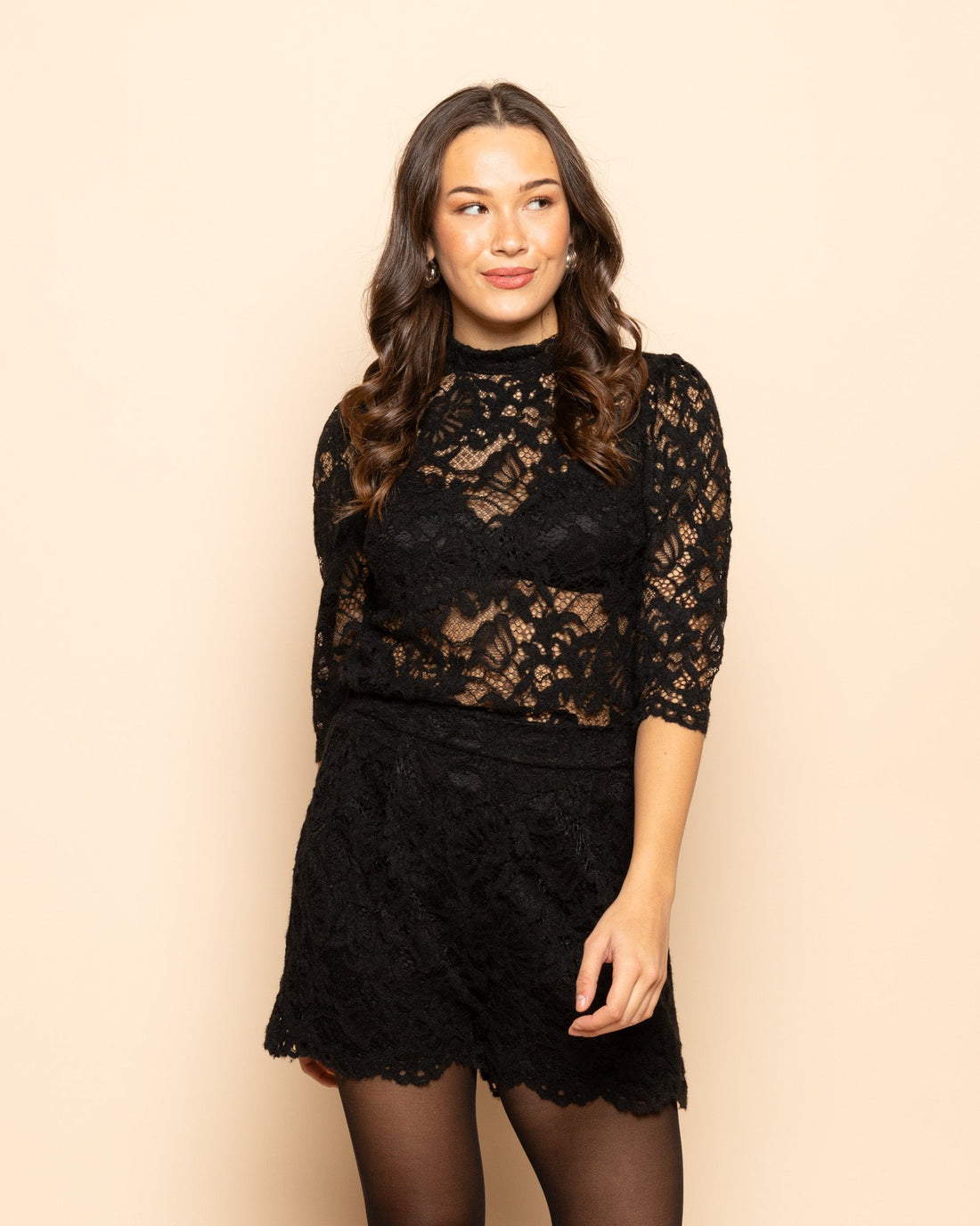 SOFT LACE SHORTS ZWART
