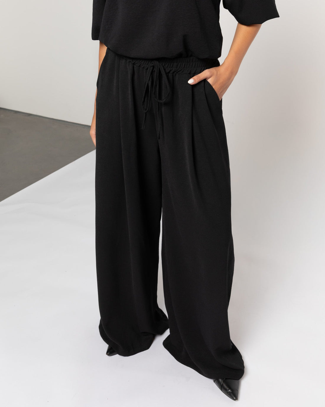 JULIE WIDE LEG PANTALON ZWART