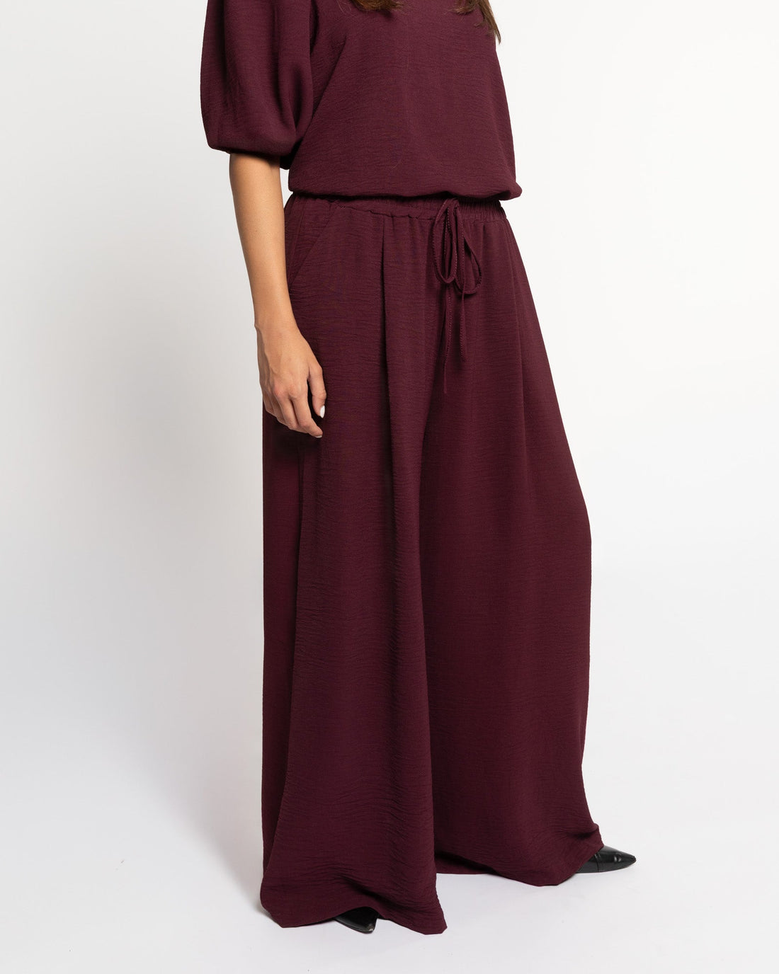 JULIE WIDE LEG PANTALON DONKER BURGUNDY