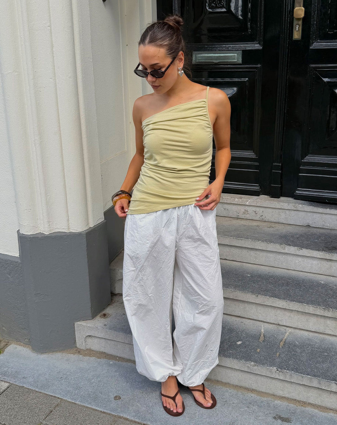 TAMAR ASYMMETRIC TOP LICHT OLIJFGROEN