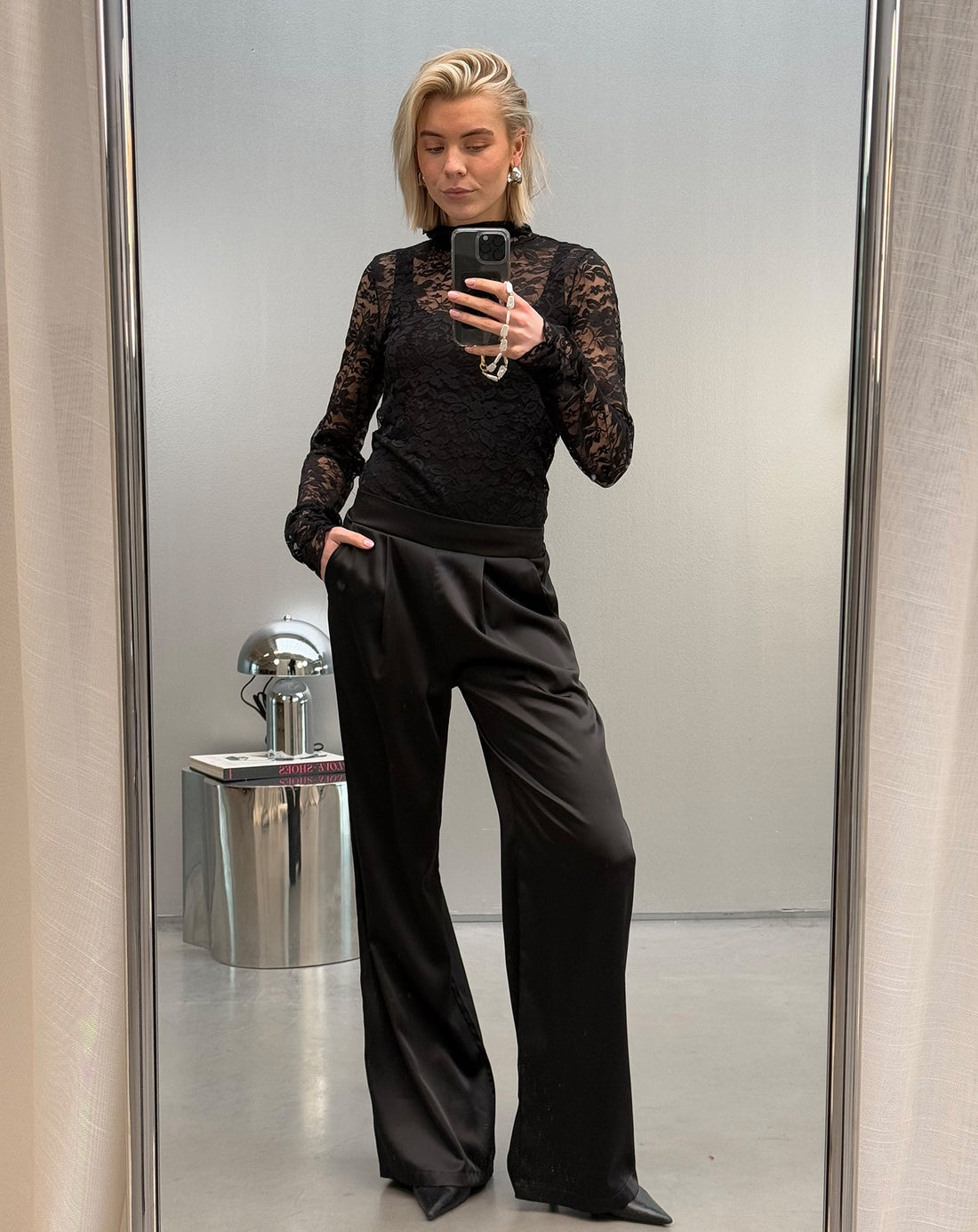 JULIE SATIN PANTALON PETITE ZWART