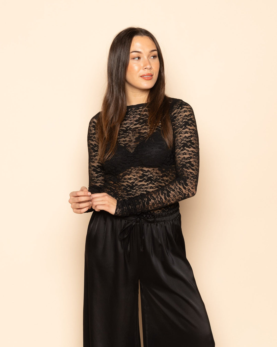 LUNA LACE TOP BLACK