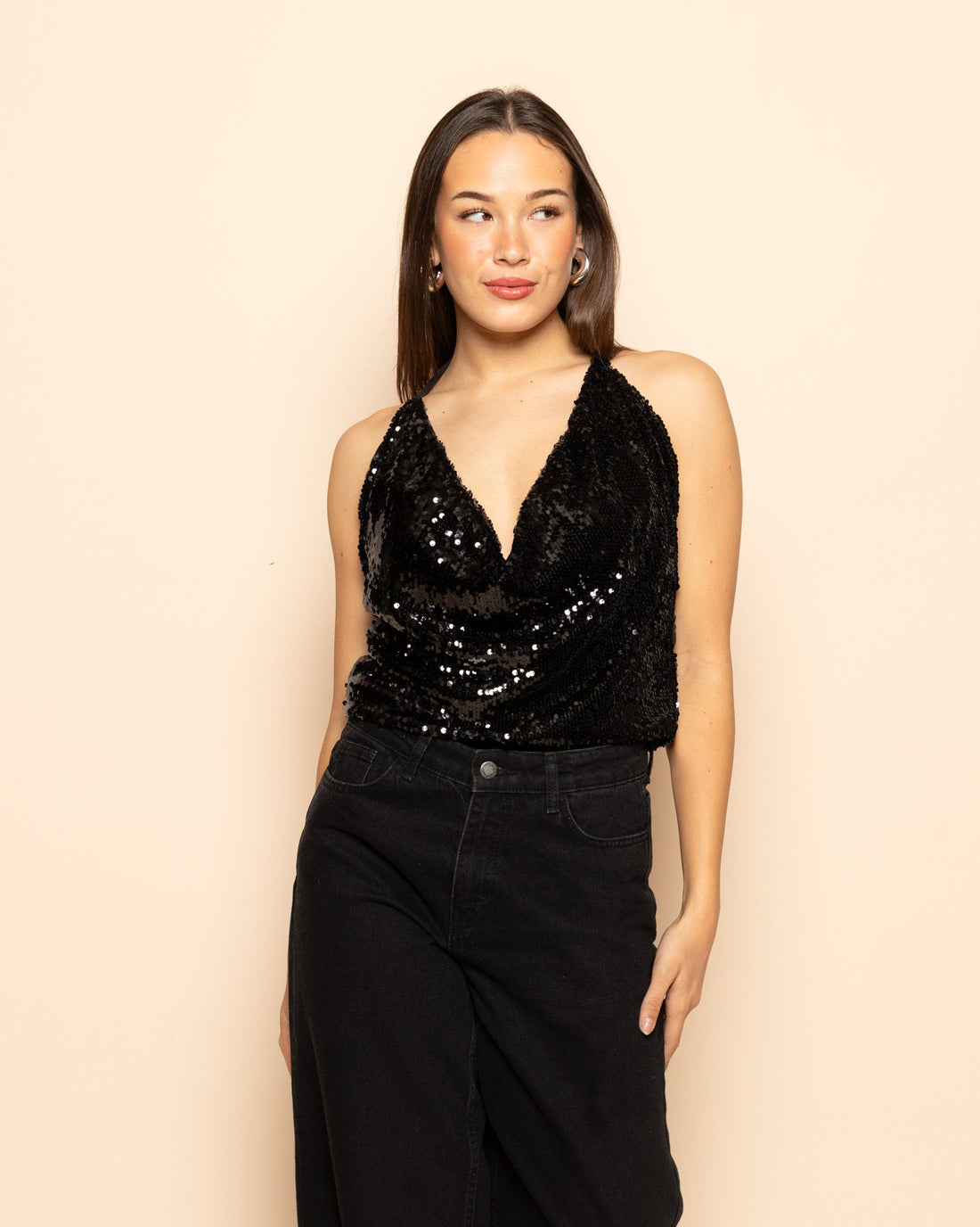 SEQUINS STRAPPY HALTER TOP ZWART