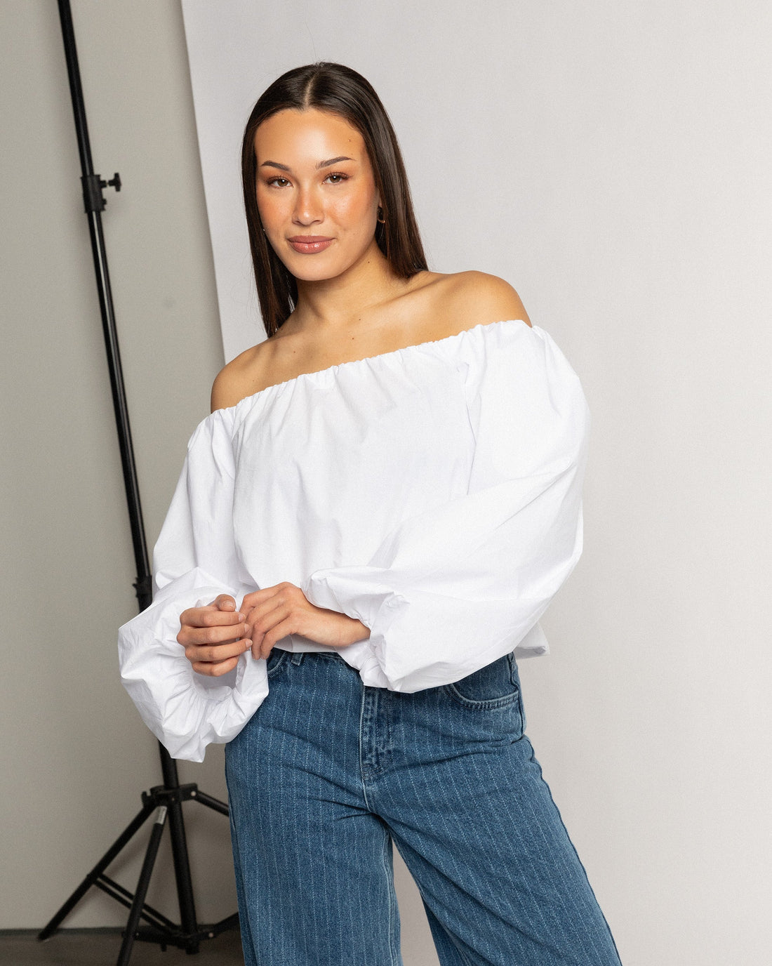 OFF SHOULDER PUFF SLEEVE TOP WIT