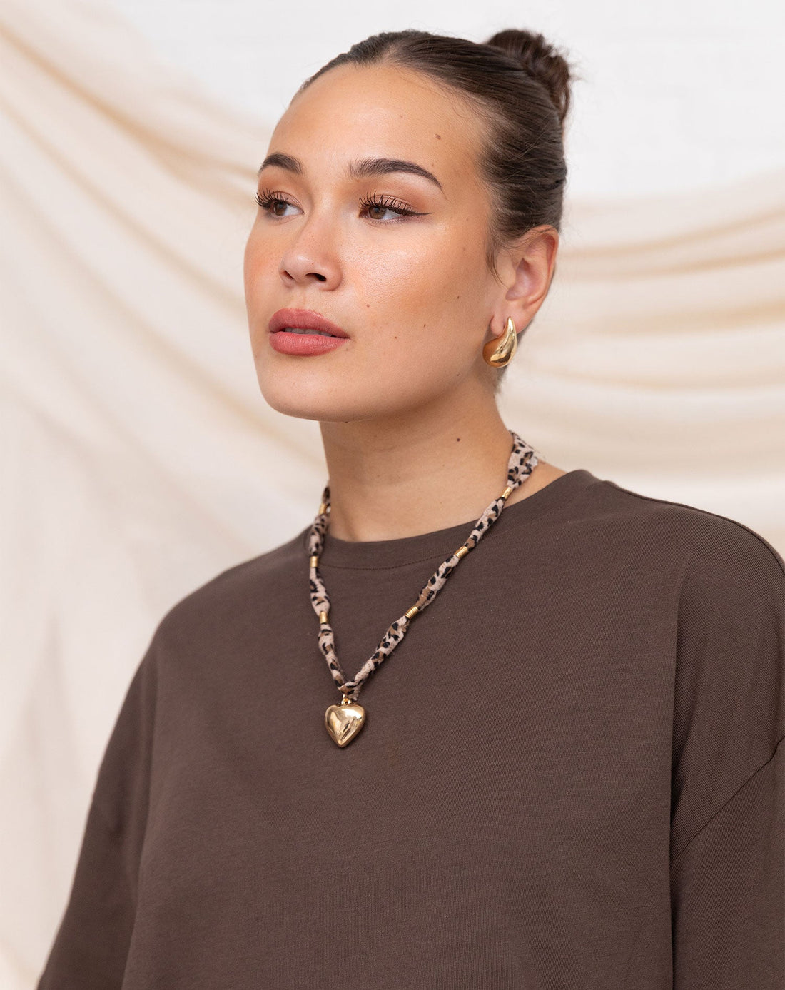 LEO HEART CORD NECKLACE