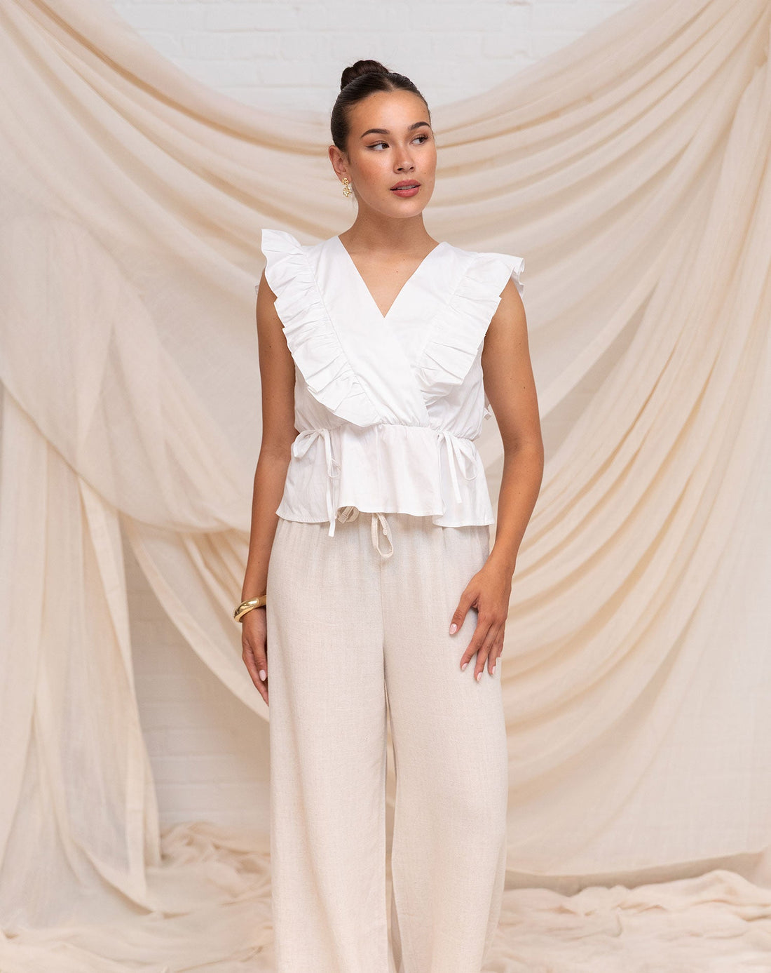 JADE SLEEVELESS POPLIN RUFFLE TOP WIT