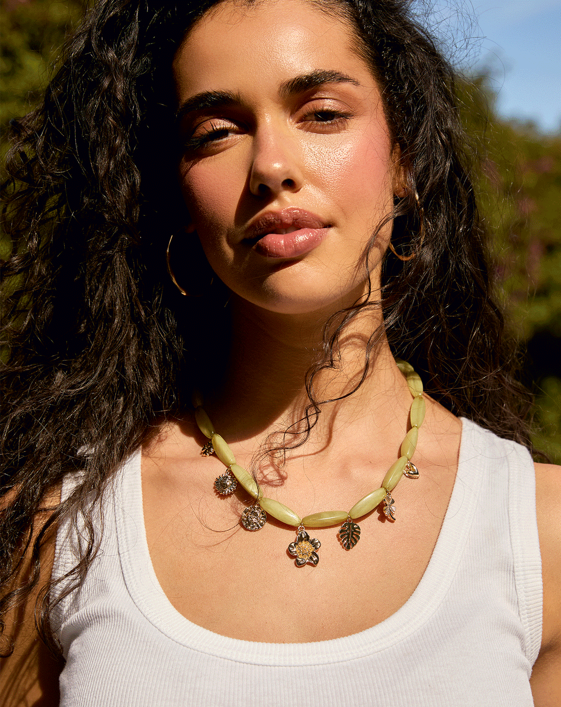 ANOUK CHARM BEADS NECKLACE OLIJFGROEN