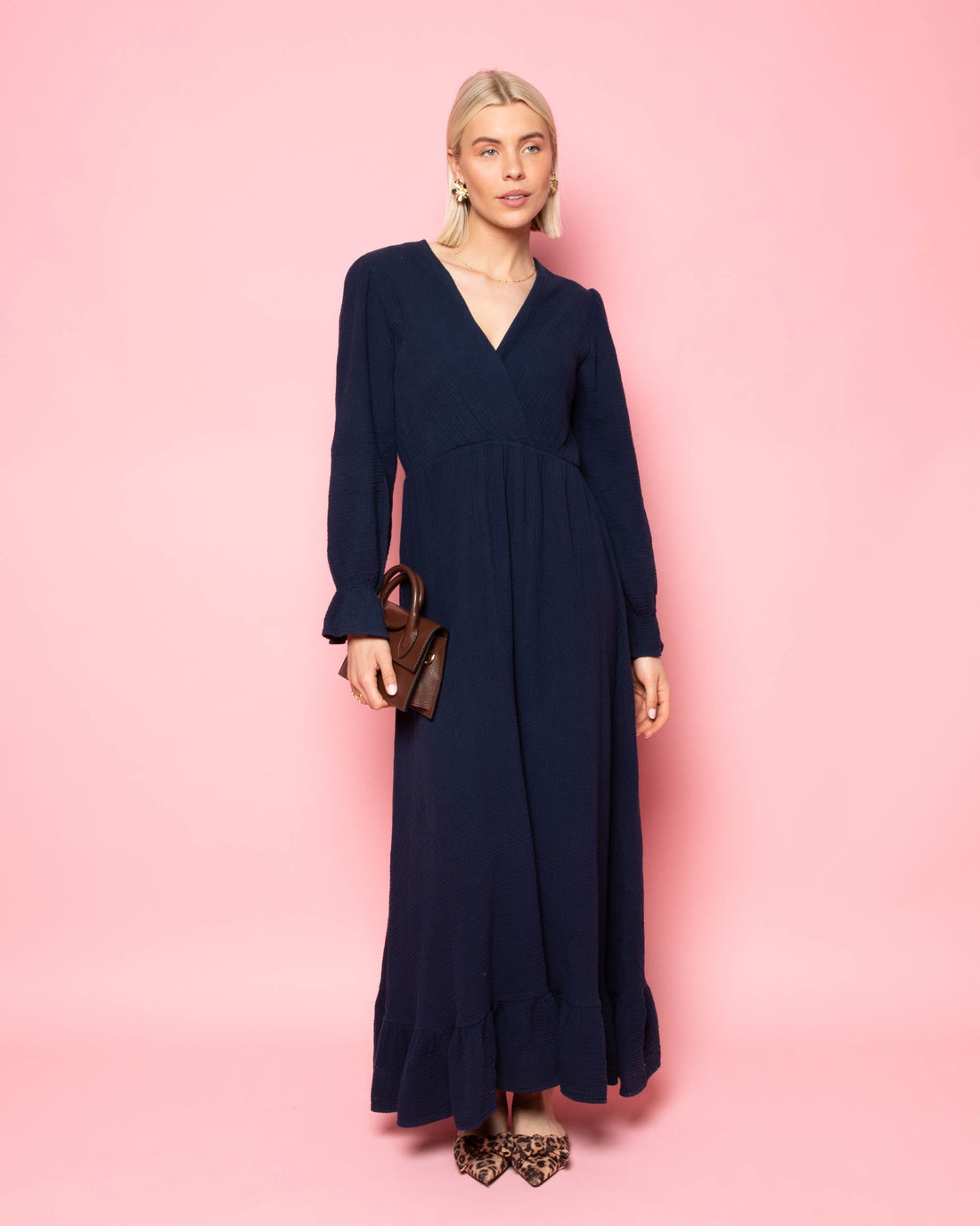 MOUSSELINE MAXI RUFFLE DRESS MARINEBLAUW