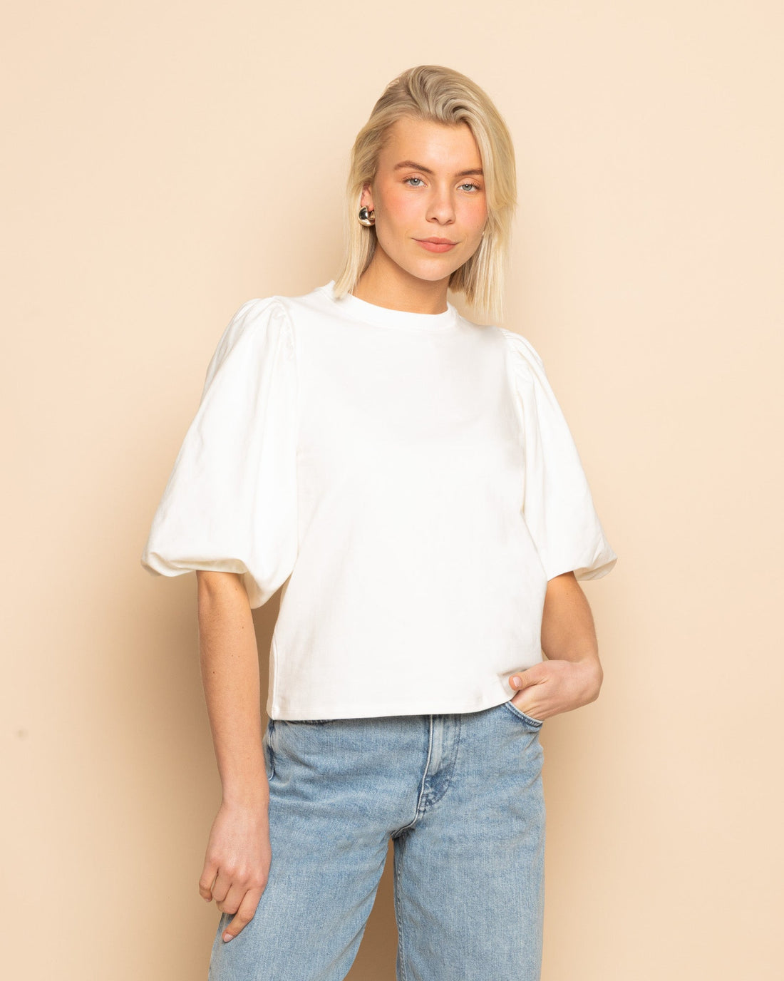 LOA PUFF SLEEVE SWEAT TOP CRÈME