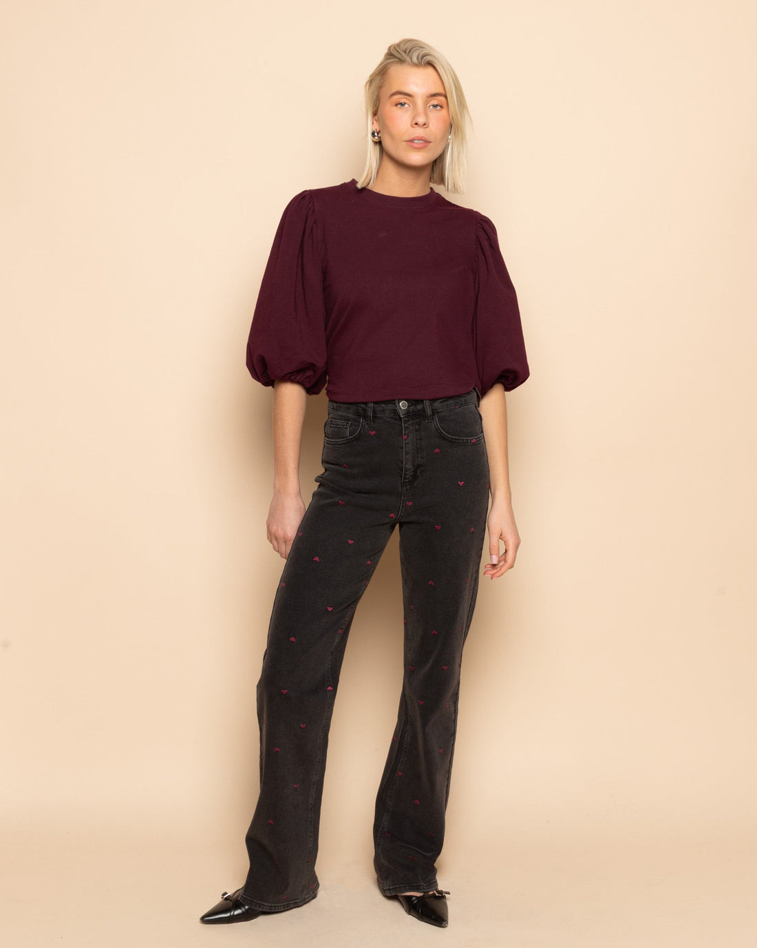 HEART BOOTCUT JEANS DONKERGRIJS BURGUNDY
