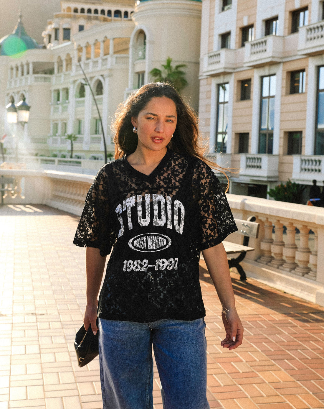 LACE SPORTS STUDIO V NECK TEE ZWART