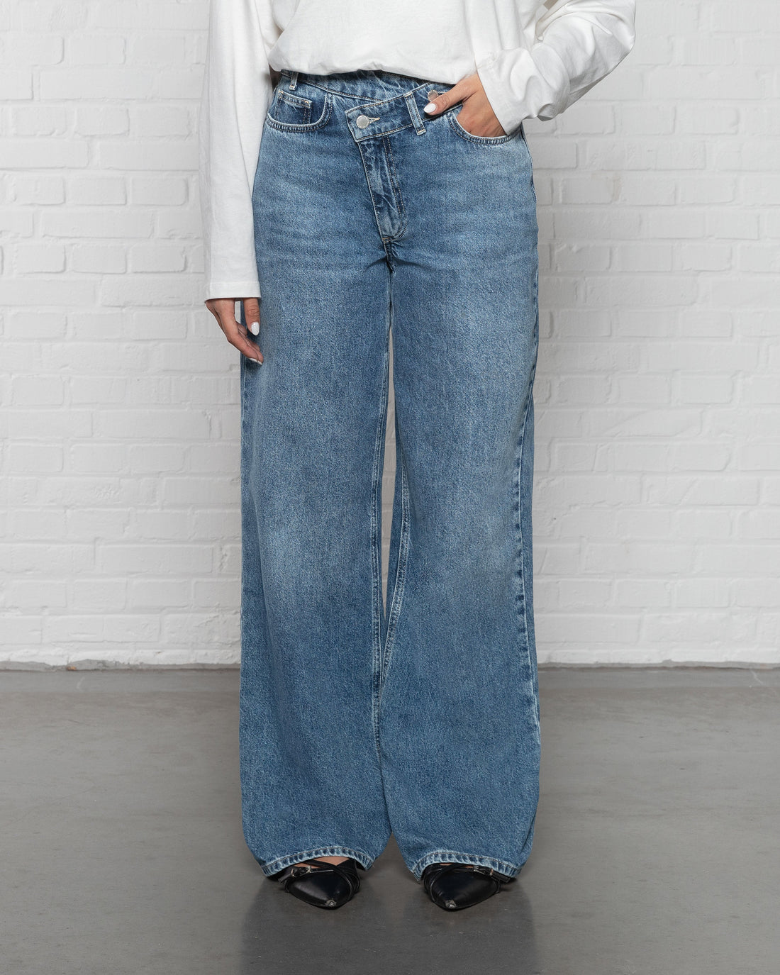 CROSSOVER WIDE LEG JEANS MID BLAUW