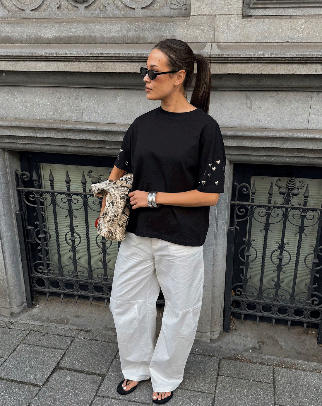 HEART STUD SLEEVE OVERSIZED TEE ZWART
