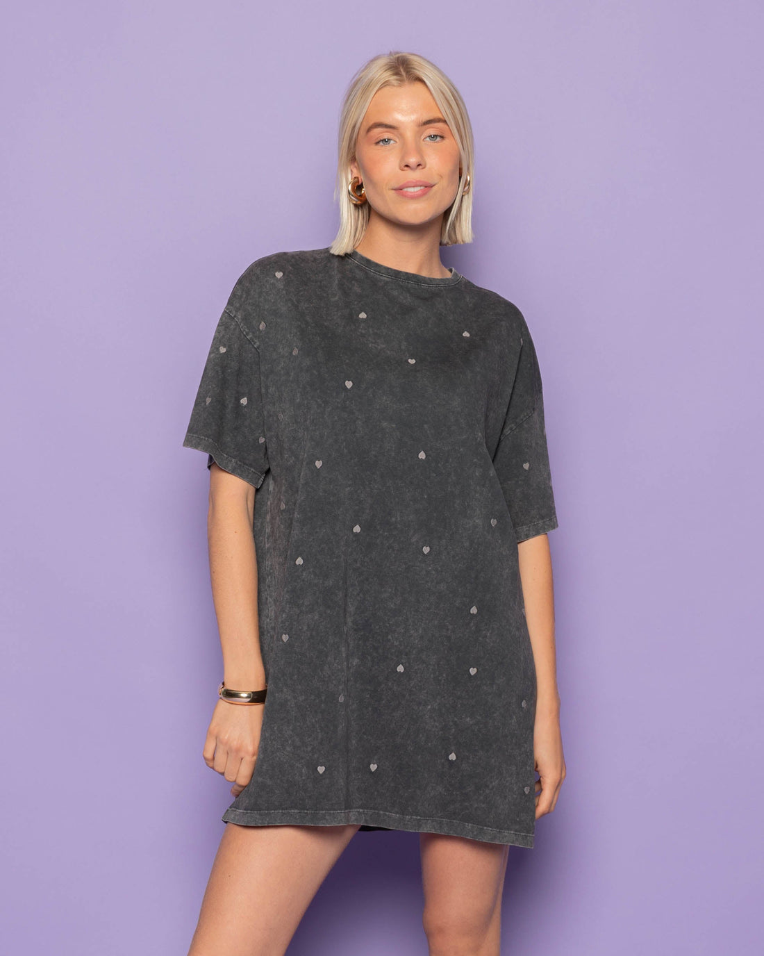 HEART EMBROIDERY TEE DRESS ACID GRIJS