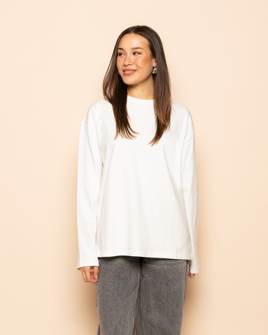 BASIC LONG SLEEVE OVERSIZED TEE CRÈME