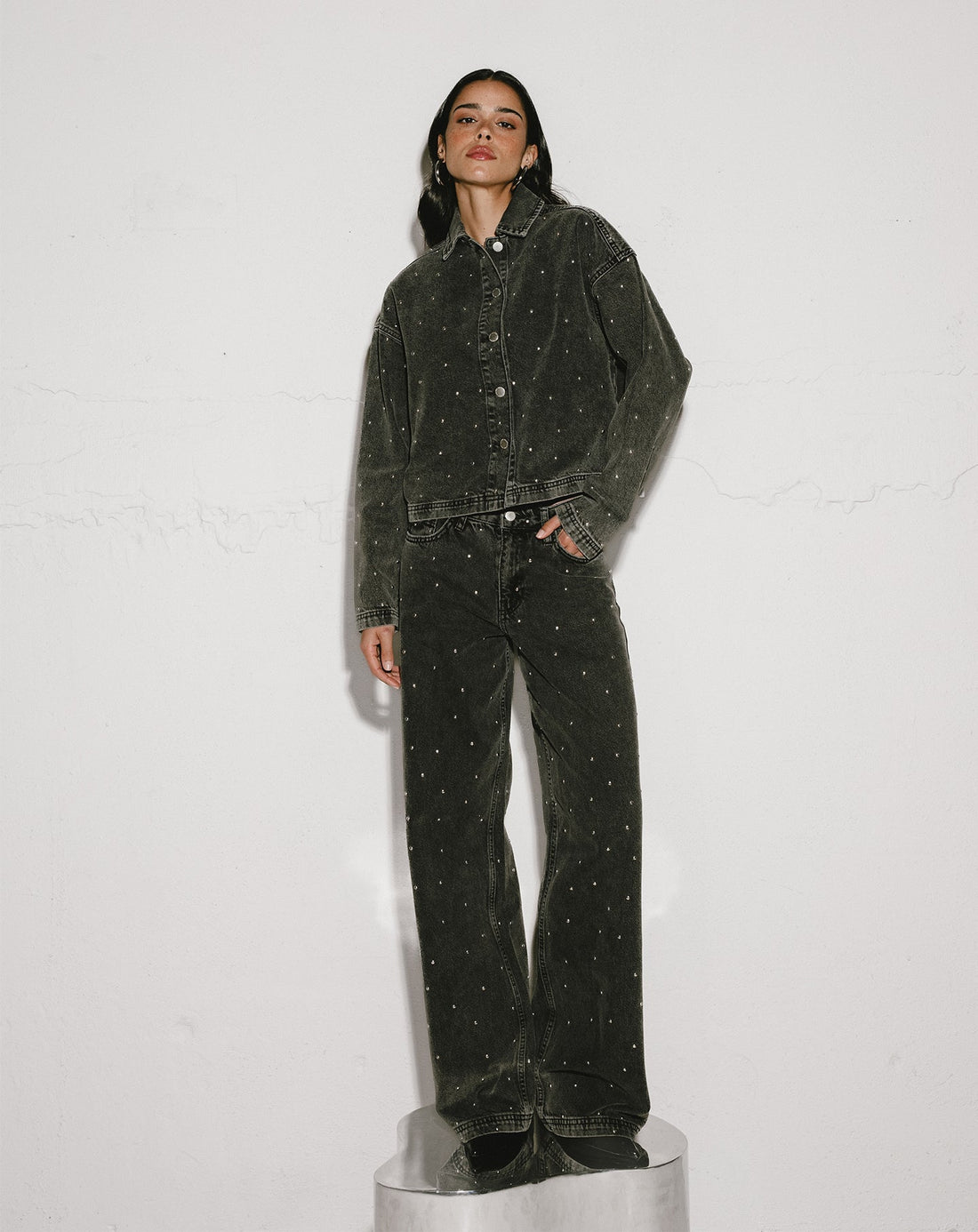 ALLOVER STUD WIDE LEG JEANS GRIJS