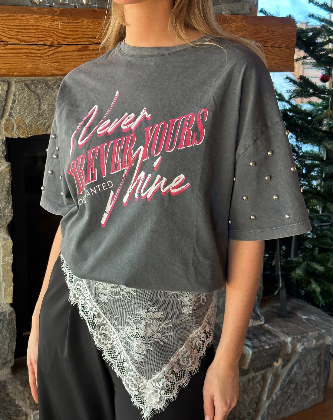 FOREVER YOURS STUD SLEEVE TEE ACID GRIJS