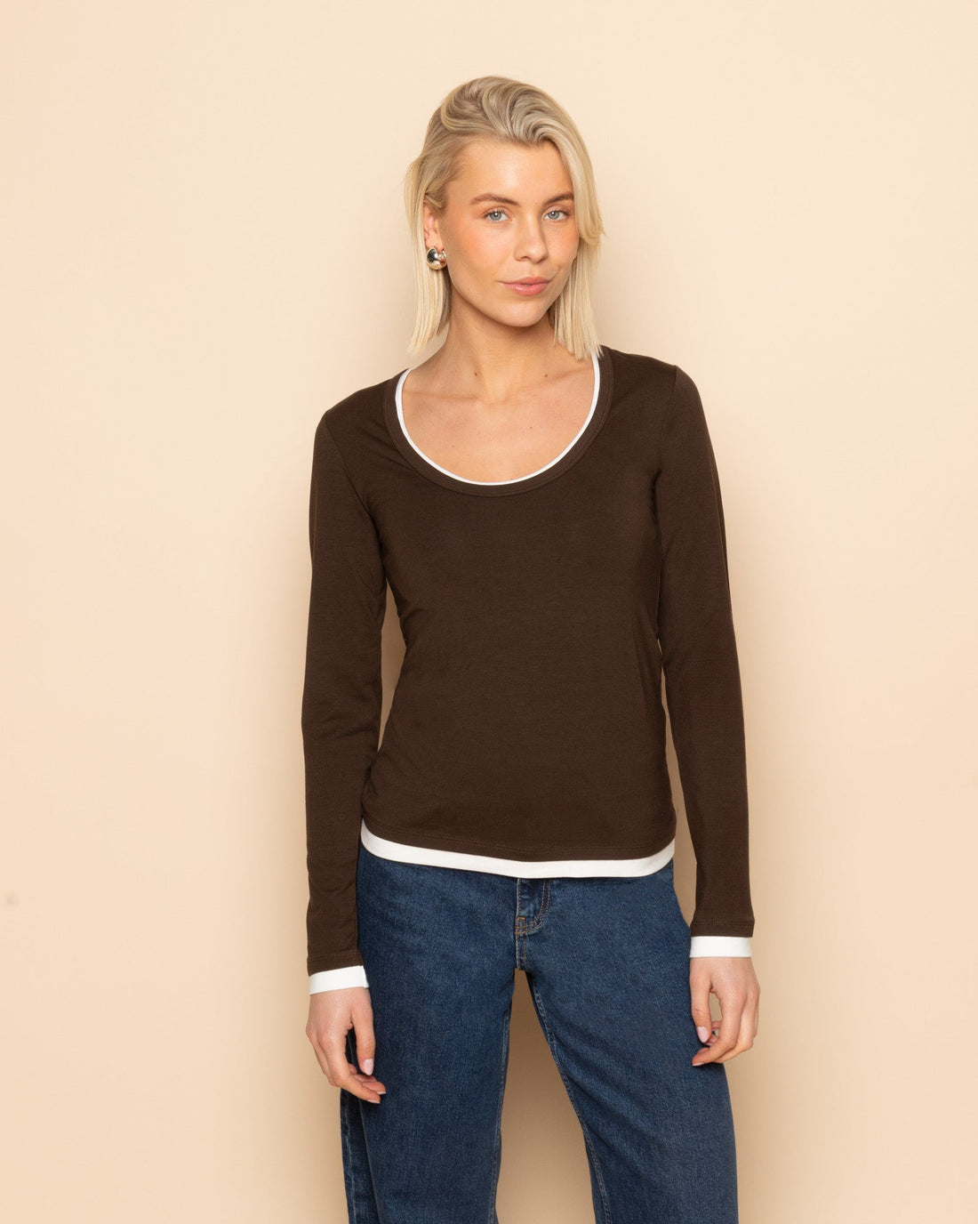 CONTRAST BINDING LONG SLEEVE TOP BRUIN