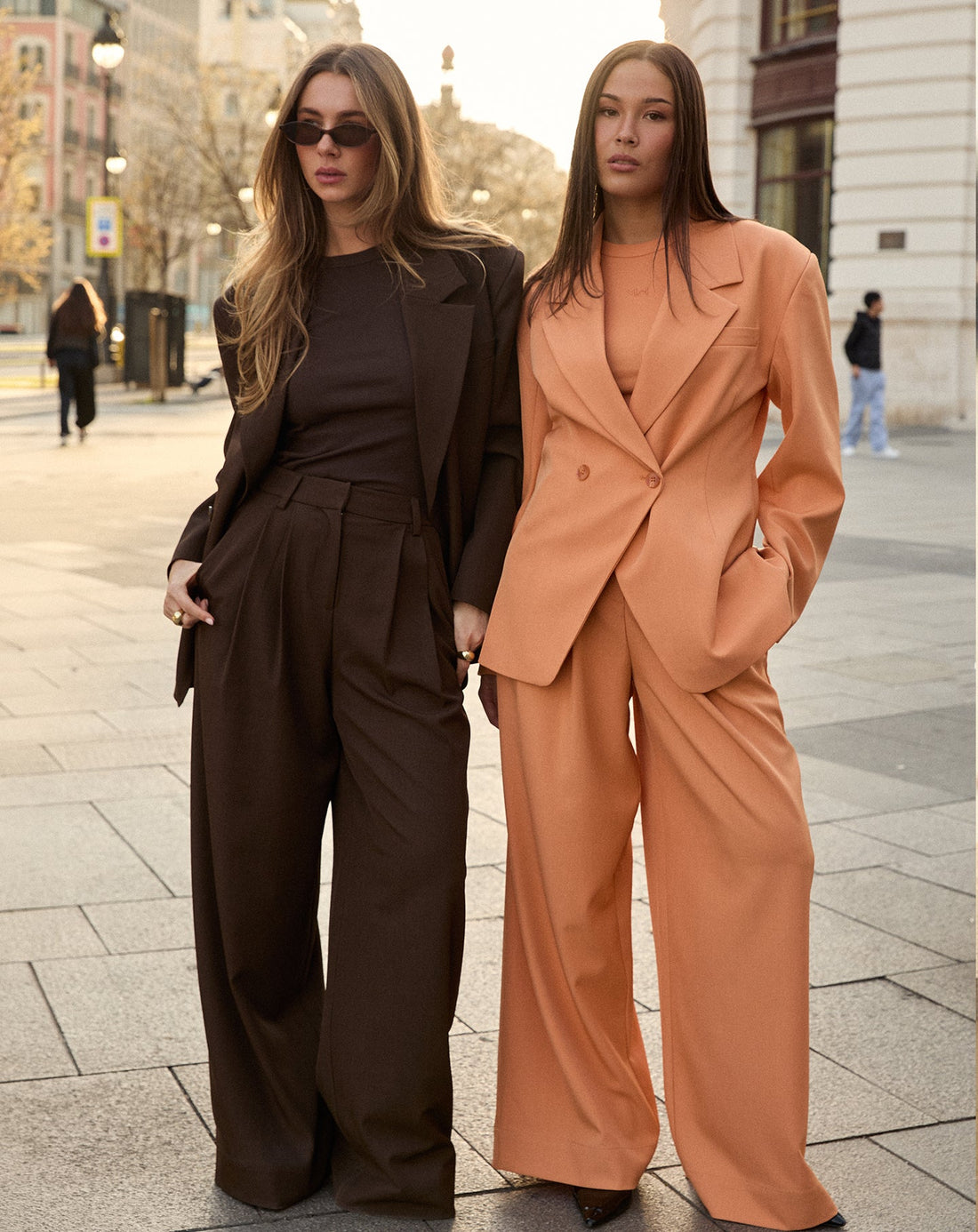 LORNA PLEATED WIDE LEG PANTALON BRUIN
