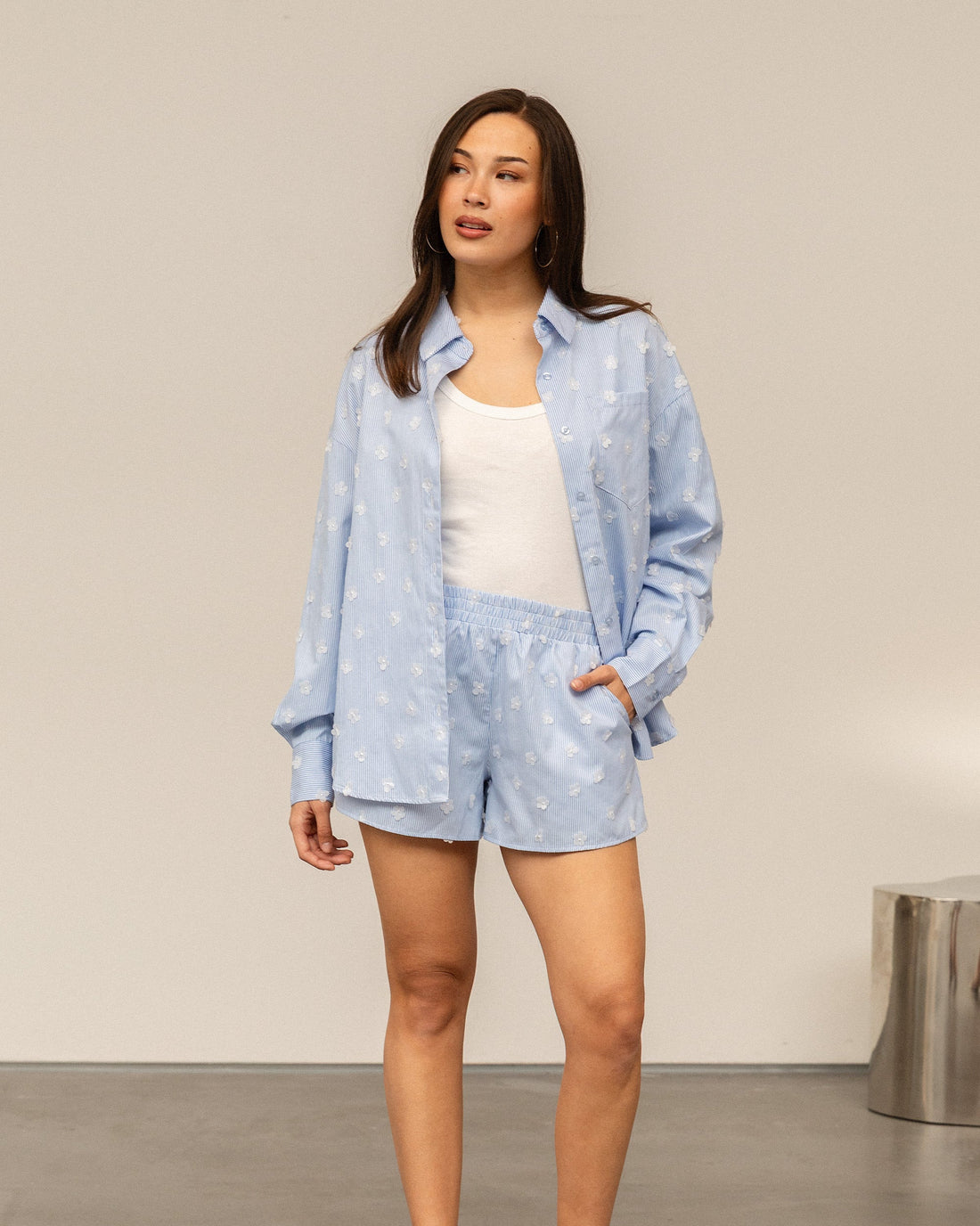 FLOWER EMBELLISHED STRIPE SHORTS BLAUW