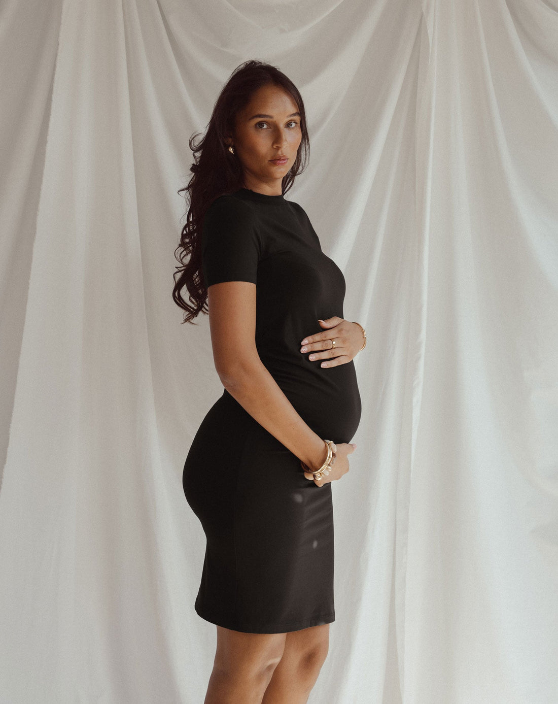 BASIC SHORT SLEEVE FITTED DRESS MATERNITY ZWART