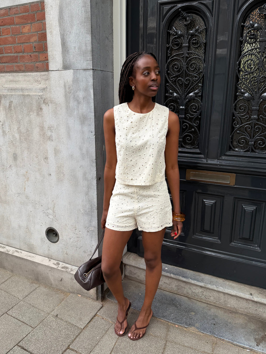 CHRISSY EMBROIDERY ANGLAISE TOP CRÈME