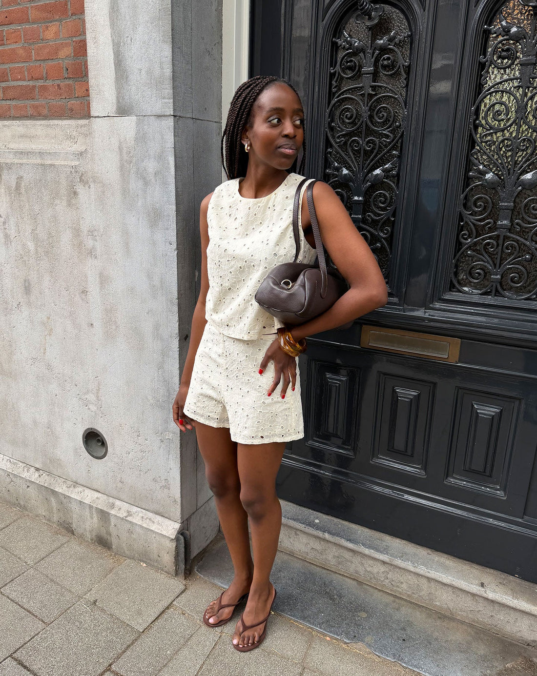 CHRISSY EMBROIDERY ANGLAISE SHORTS CRÈME