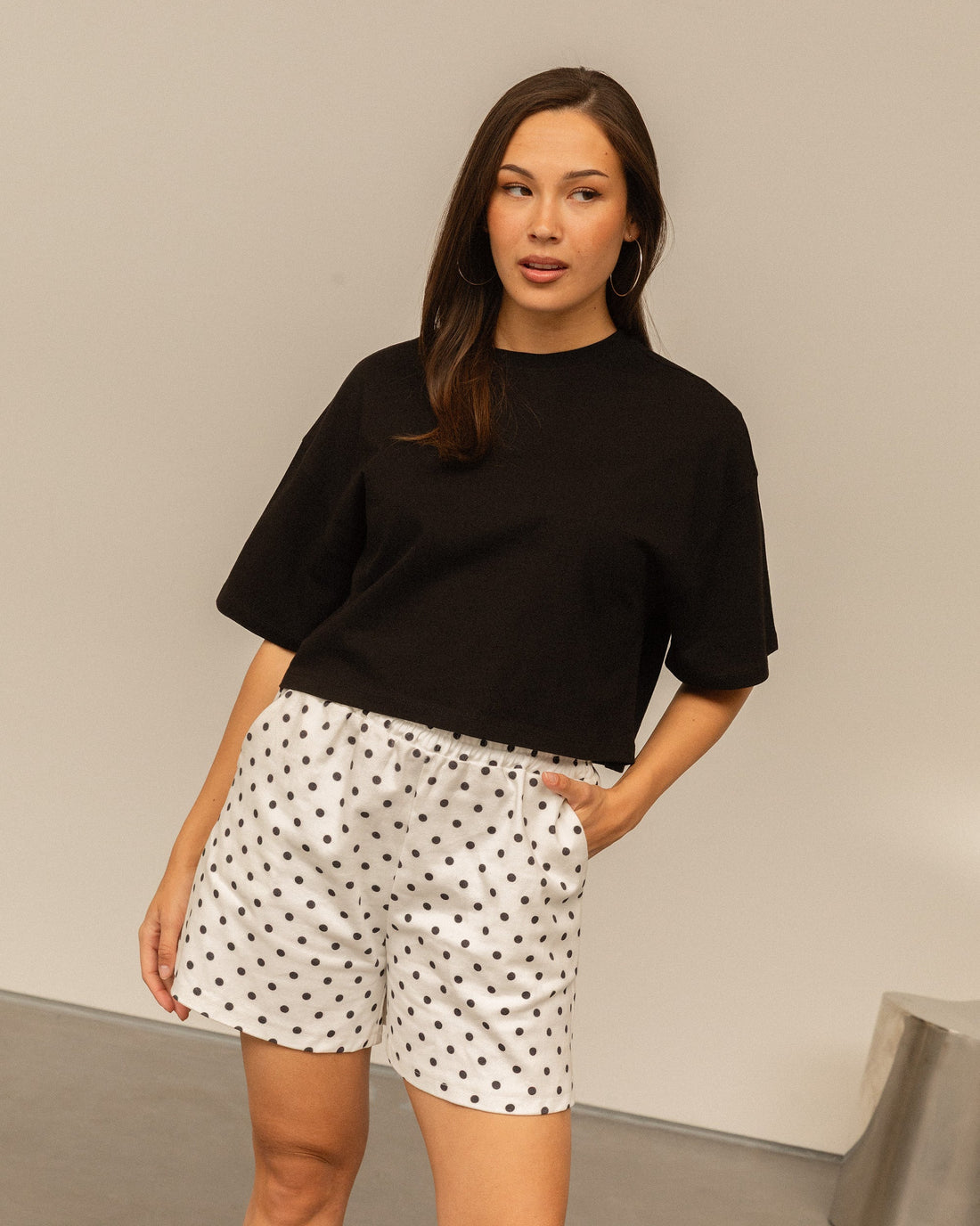 BASIC CROPPED OVERSIZED TEE ZWART