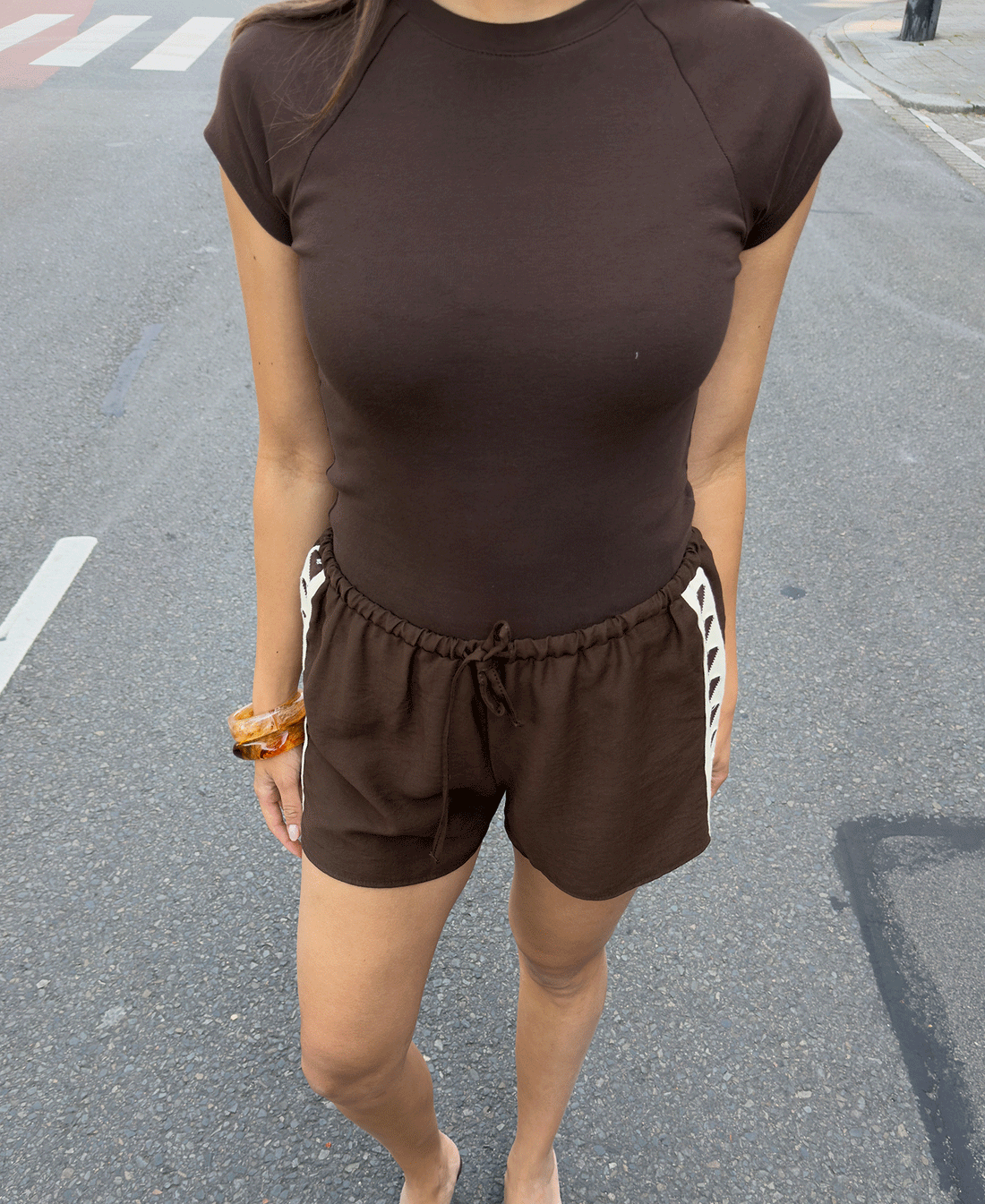 BASIC BABY RAGLAN TEE BRUIN